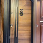 باب تركى ماركة تراست لامينوكس خشبي ليزر بخطوط رأسى أسمر 4 كالون مقاس 1 م