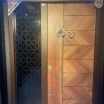 باب تركى ماركة ديمونت قص وسيدا بجزء ثابت زجاج سيكوريت وحديد فورفورجية عدد 5 كالون كالى سنتر لوك مقاس 160 سم