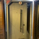 باب تركى ماركة ديمونت جراى عشوائى خطوط بجزء ثابت زجاج سيكوريت وحديد فورفورجية عدد 5 كالون كالى سنتر لوك مقاس 130 سم