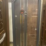 باب تركى مستورد ضمان هاوز ستور جراى ف خشبي درك أنتيك بفواصل أستنلس مميز 4 كالون مقاس 1 م
