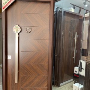 باب تركى ماركة سيليكا خشبي غامق قص وسيدا  سنتر لوك مقاس 1 م  Code : 286 ) New Edition )