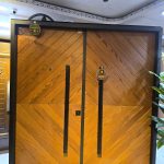 بوابة تركى ماركة سيليكا العالمية Cel.Ka خشب بيتش باين طبيعى كالون مركزى سنتر لوك ماركة كالى العالمية وعدد 2 كالون ضلفة متحركة مقاس 2 م مزود بعتبة أستنلس 304 أصلي