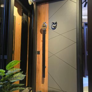 باب تركى ماركة سيليكا جراى ماتريكس ف خشبي سادة سنتر لوك مقاس 1 م Code : 330 ) New Edition )