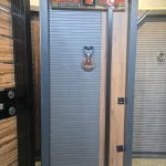 باب تركى ماركة ديمونت خشبي ليزر عرض ف جراى مقبض أسمر سنتر لوك كالى 5 كالون مقاس 1م New Edition