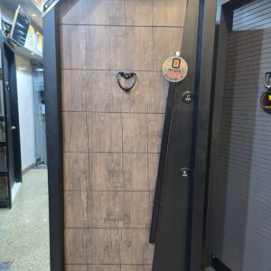 باب تركى ماركة تراست لامينوكس بنى دارك أنتيك ف أسمر مقبض مائل 4 كالون مقاس 1 م - New Edition